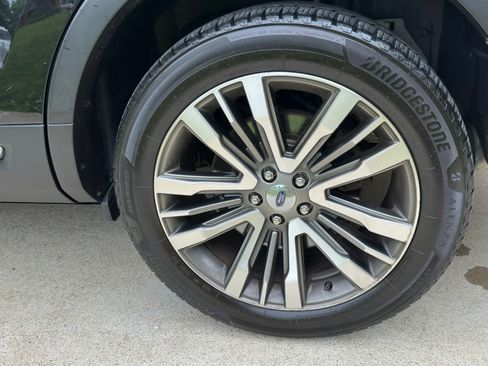 Used 2019 Ford Explorer Platinum AWD/4WD image 6