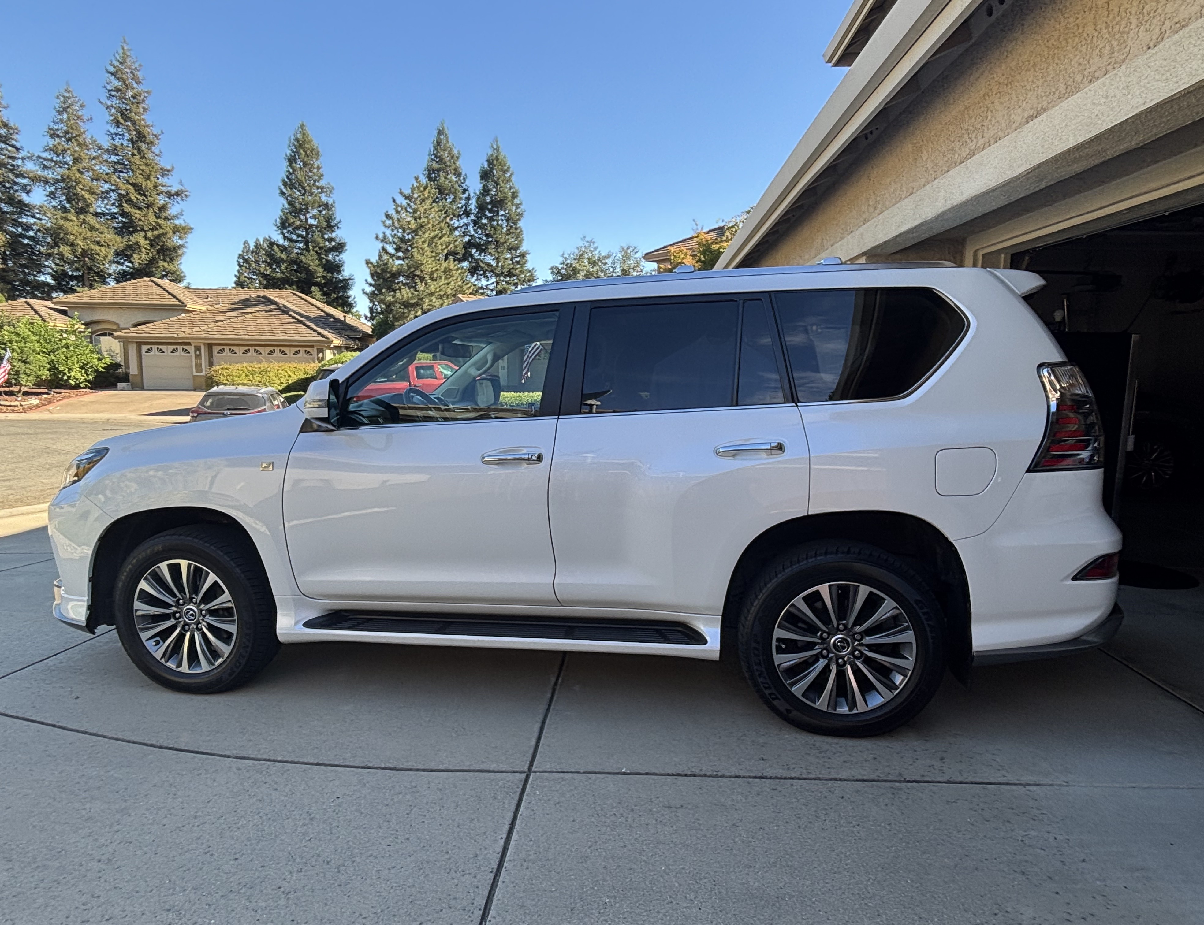 Used 2020 Lexus GX 460 Luxury w/ Accessory Package AWD/4WD image 1