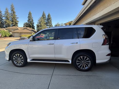 Used 2020 Lexus GX 460 Luxury w/ Accessory Package AWD/4WD image 1