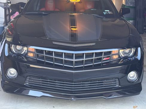 Used 2010 Chevrolet Camaro SS image 13