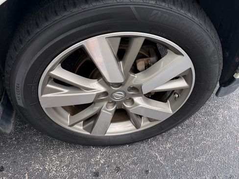 Used 2014 Nissan Pathfinder Platinum FWD image 19