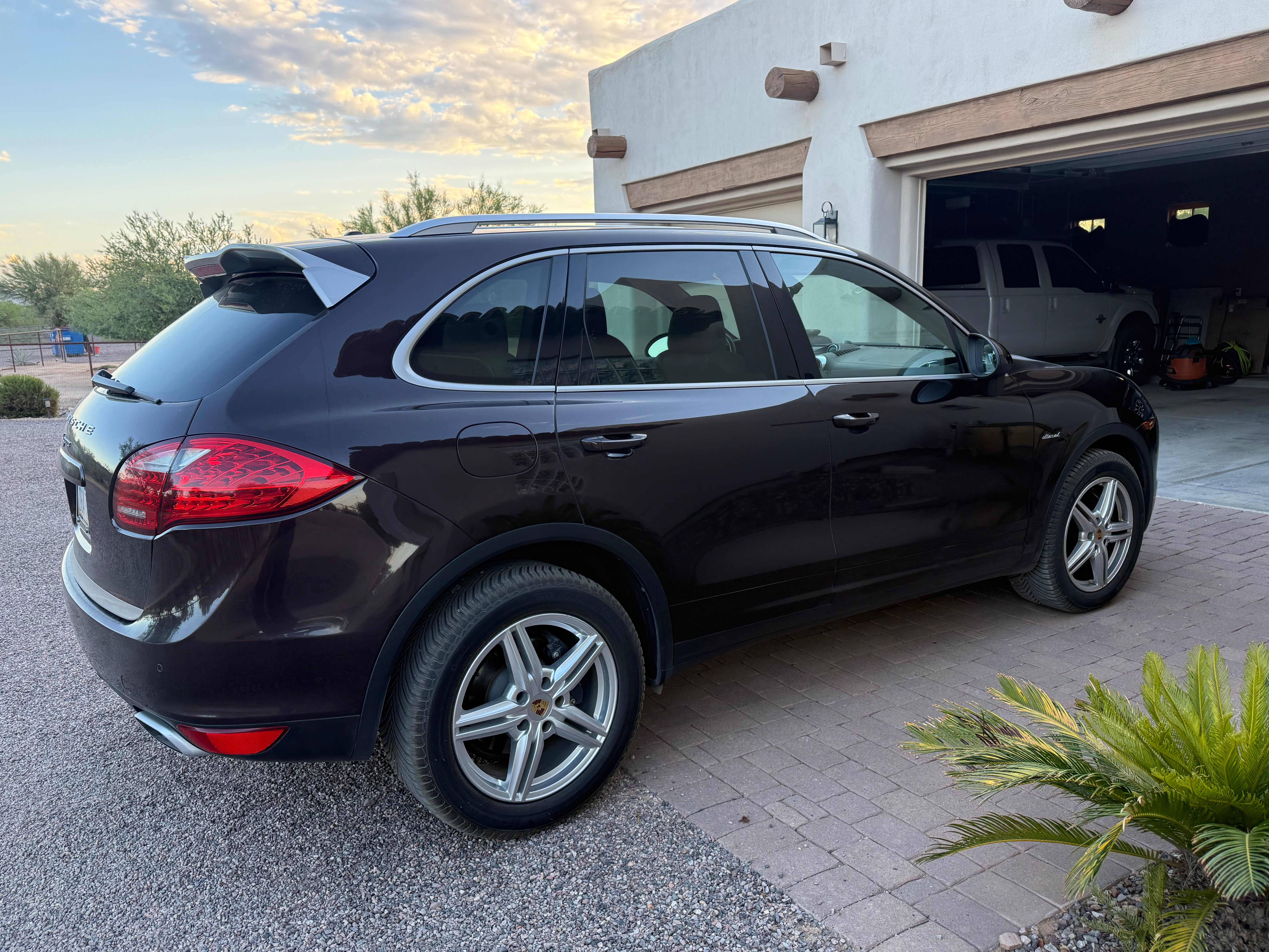 Used 2014 Porsche Cayenne Diesel Platinum Edition AWD/4WD image 4