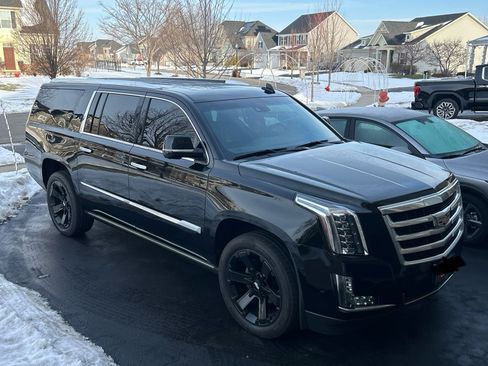 Used 2019 Cadillac Escalade ESV Premium Luxury image 1