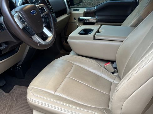 Used 2020 Ford F150 Lariat image 8