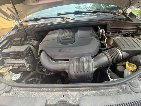 Used 2011 Jeep Grand Cherokee Laredo AWD/4WD image 6