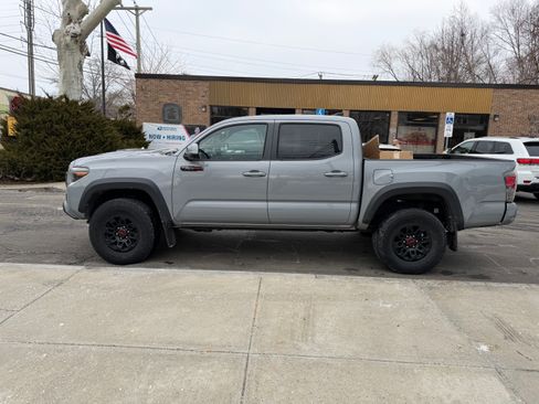 Used 2017 Toyota Tacoma TRD Pro image 4