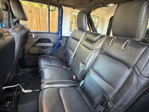 Used 2020 Jeep Wrangler Unlimited Sahara w/ Uconnect 4C Nav & Sound Group image 8