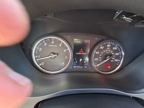 Used 2018 Mitsubishi Outlander SE image 13