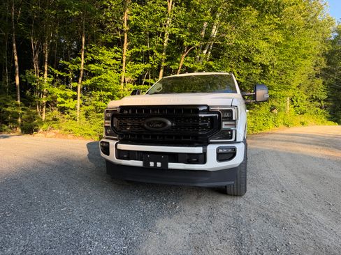 Used 2020 Ford F350 Lariat AWD/4WD image 2