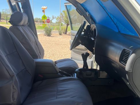 Used 1994 Toyota Land Cruiser image 8