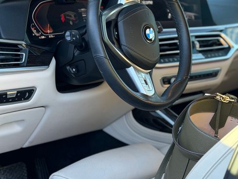 Used 2020 BMW X7 xDrive40i w/ Premium Package image 11