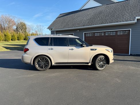 Used 2021 INFINITI QX80 Premium Select w/ Cargo Package image 10