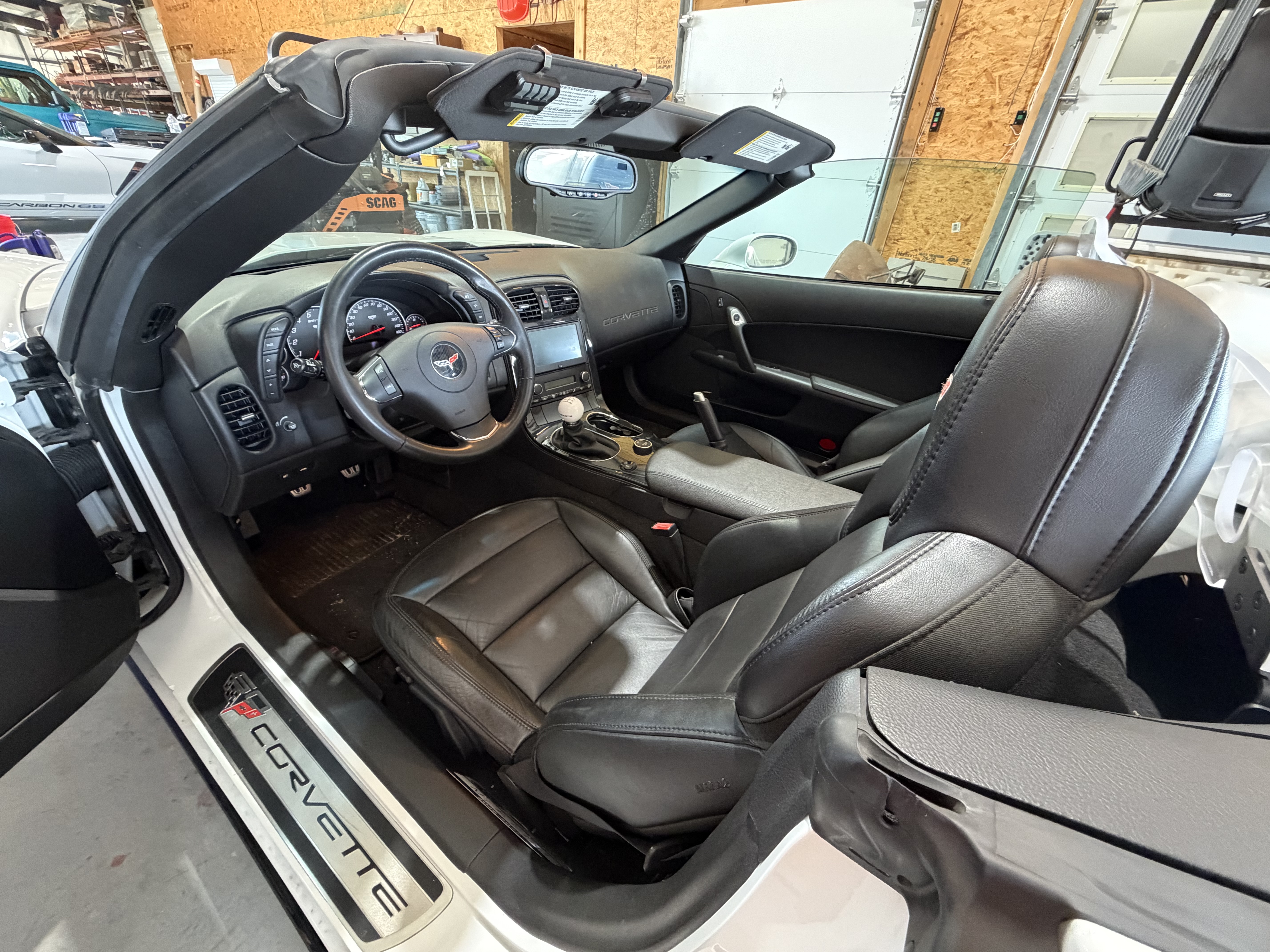 Used 2013 Chevrolet Corvette 427 w/ Z06 Carbon Fiber Package RWD image 9