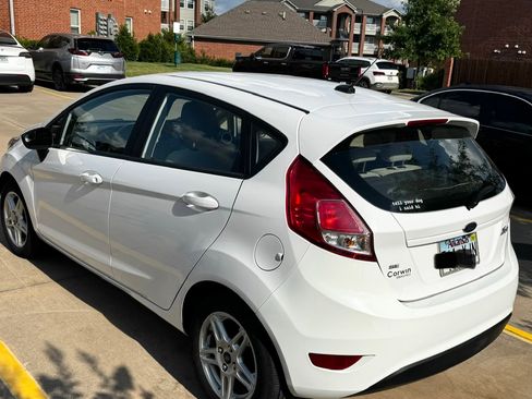 Used 2019 Ford Fiesta SE FWD image 2