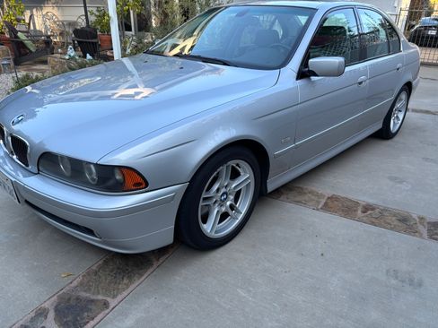 Used 2001 BMW 540i Sedan image 2