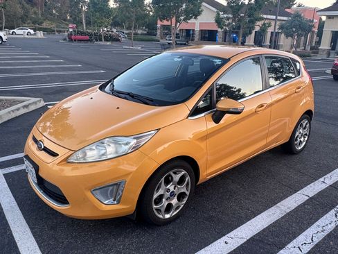 Used 2012 Ford Fiesta SES FWD image 1