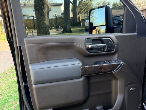 Used 2022 GMC Sierra 3500 Denali w/ Denali Ultimate Package image 11