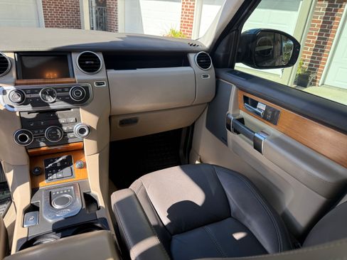 Used 2014 Land Rover LR4 HSE LUX image 15