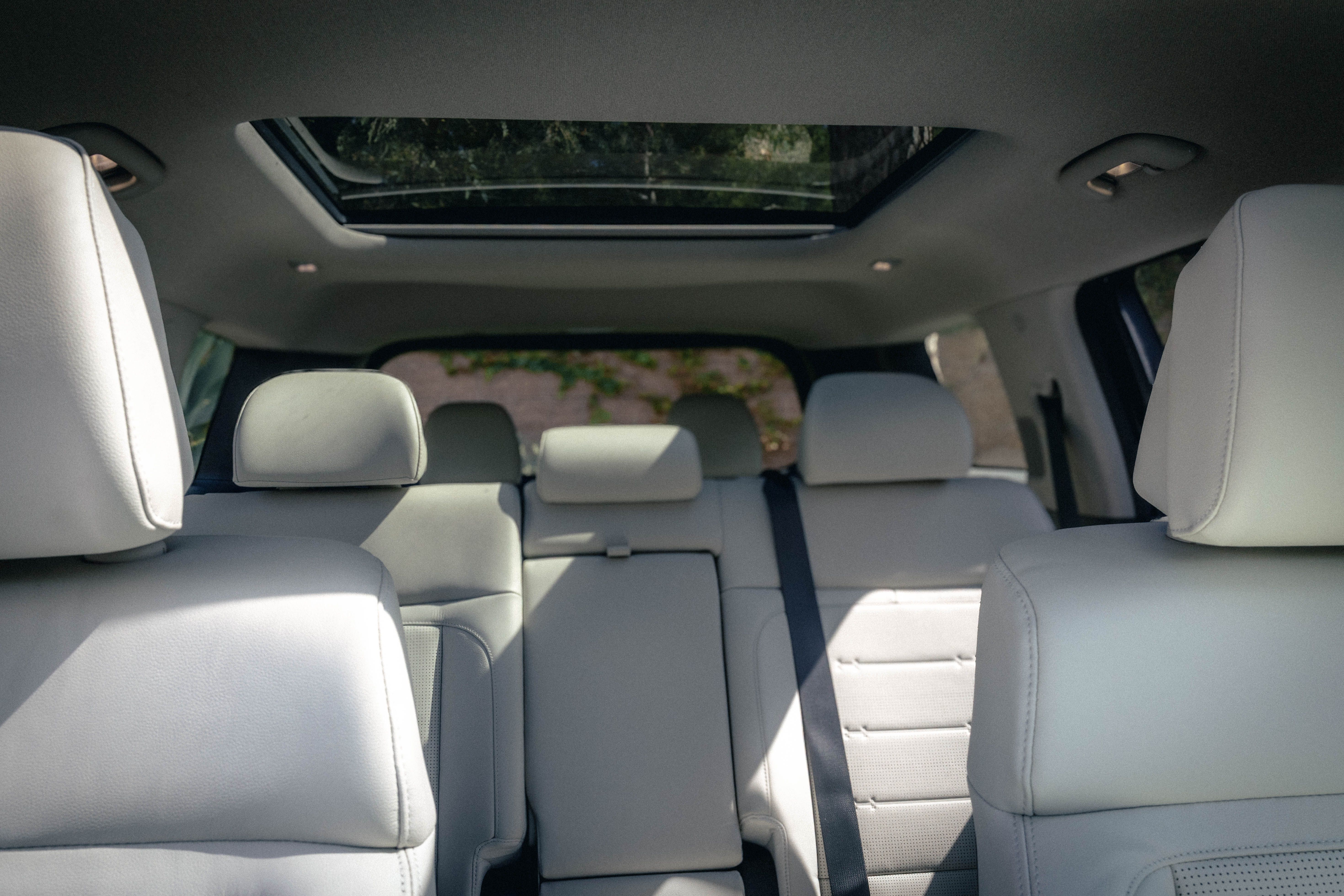 Used 2025 Hyundai Santa Fe Limited FWD image 9
