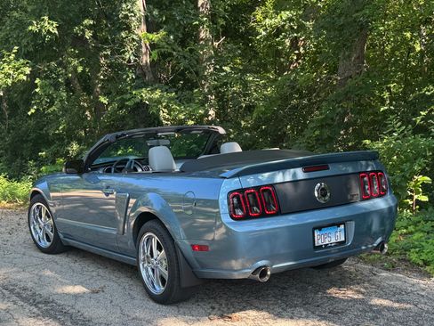 Used 2006 Ford Mustang GT Premium image 4