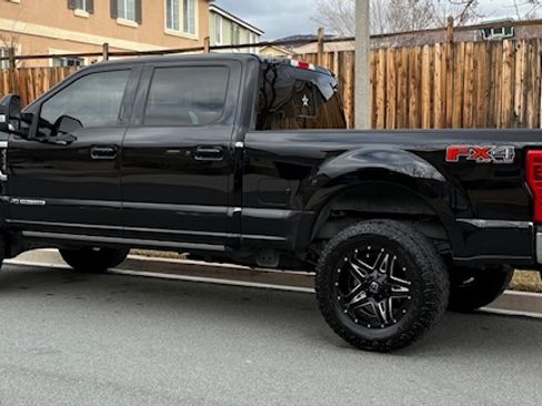 Used 2018 Ford F250 Lariat w/ Lariat Ultimate Package image 2