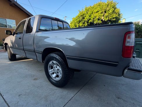 Used 1995 Toyota T100 SR5 RWD image 5