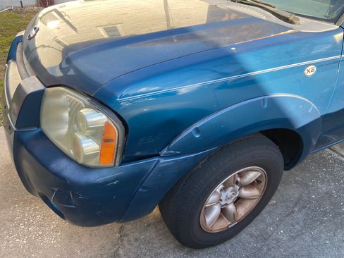 Used 2001 Nissan Frontier XE image 12