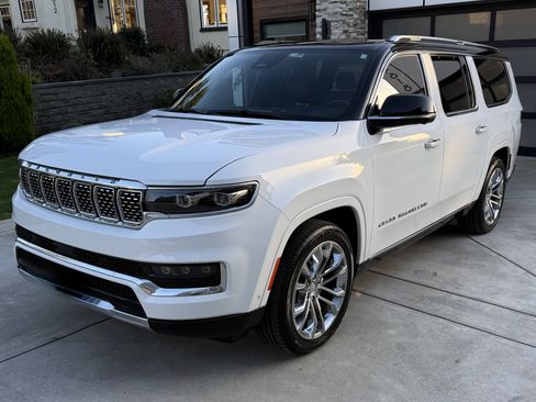 Used 2023 Jeep Grand Wagoneer L Series II w/ Premium Group II image 1