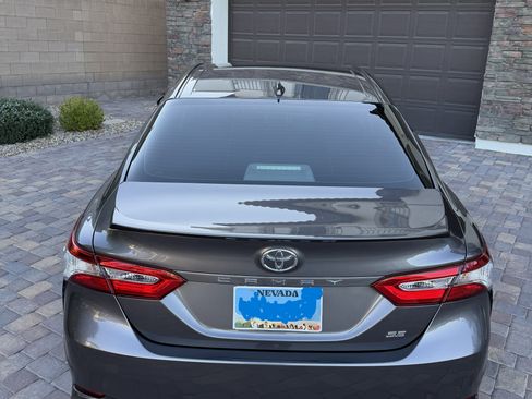 Used 2020 Toyota Camry SE image 5