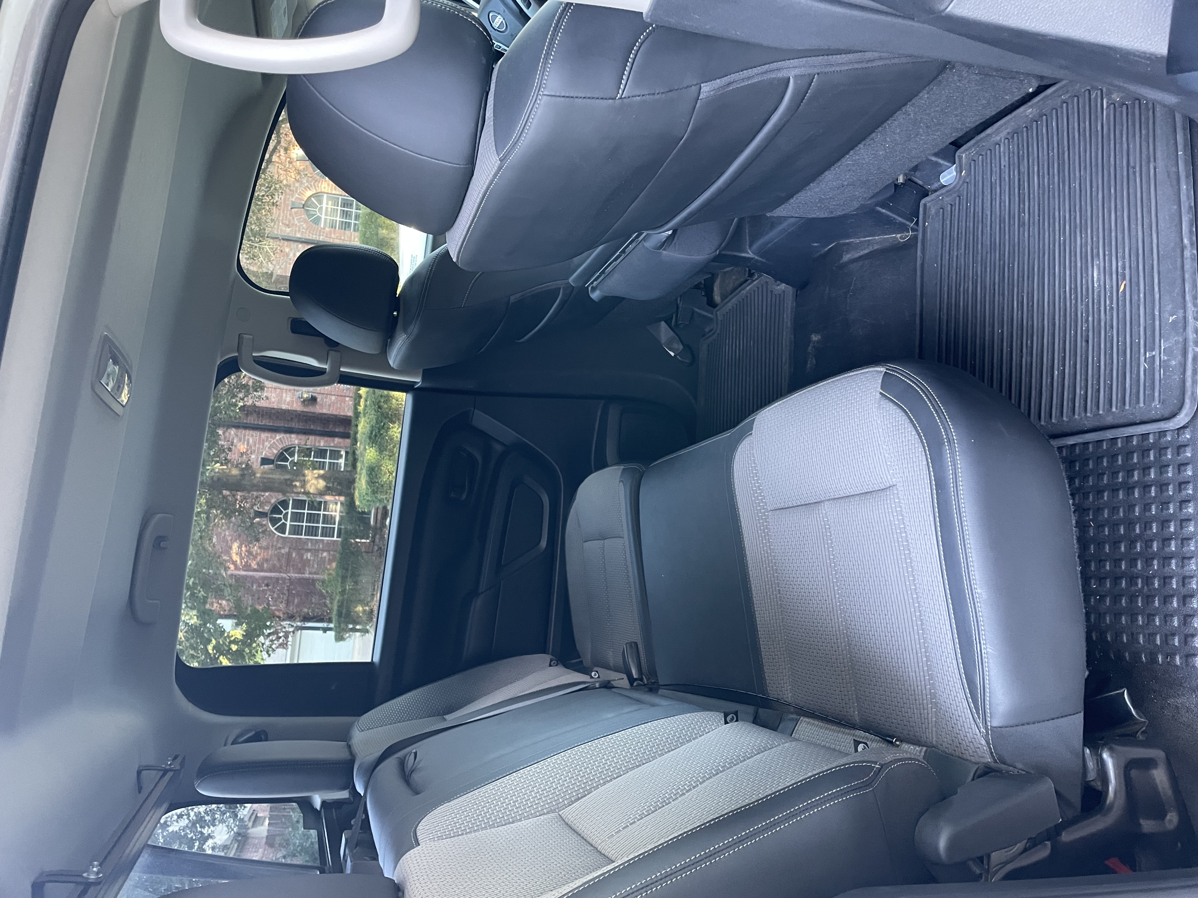 Used 2018 Nissan Titan S RWD image 5