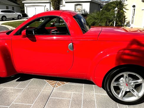 Used 2003 Chevrolet SSR w/ Preferred Equipment Group image 5