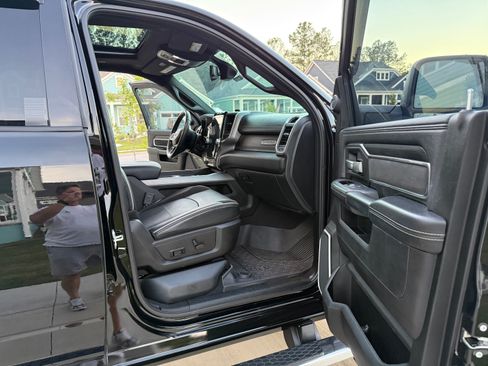 Used 2024 RAM 2500 Laramie w/ Sport Appearance Package image 4