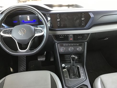 Used 2022 Volkswagen Taos SE FWD image 10