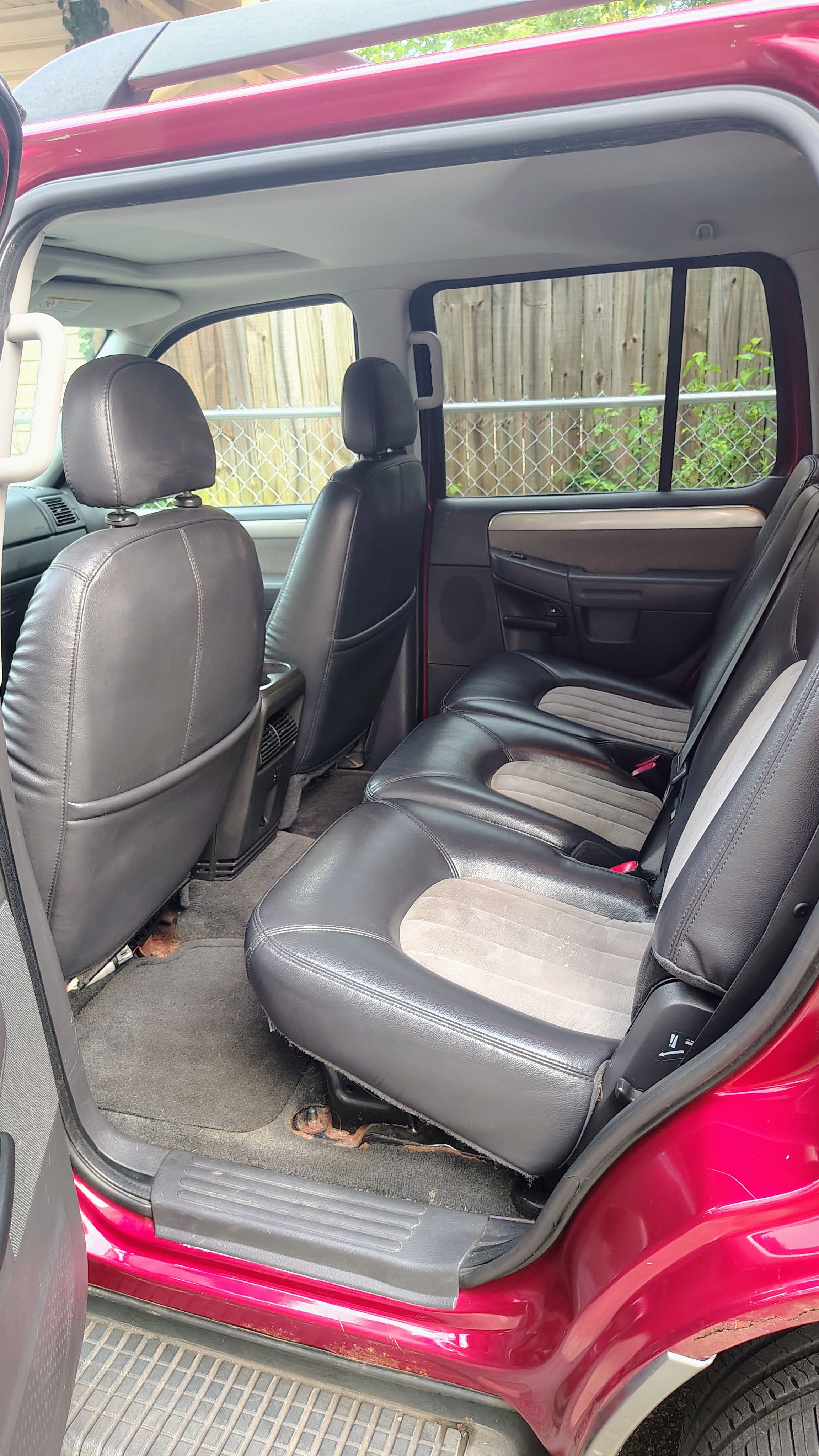 Used 2005 Mercury Mountaineer AWD V8 image 5