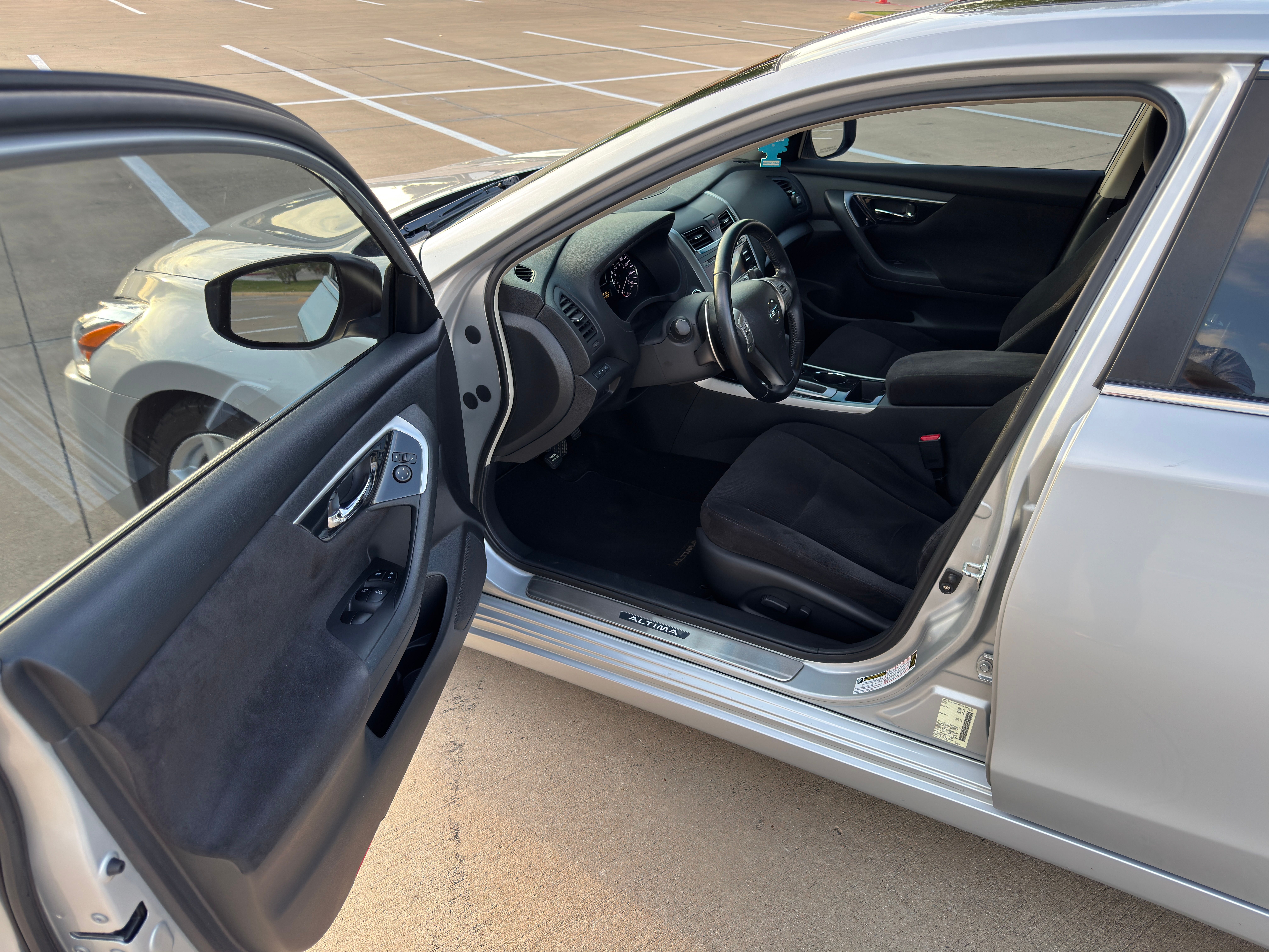 Used 2013 Nissan Altima 3.5 SV FWD image 8