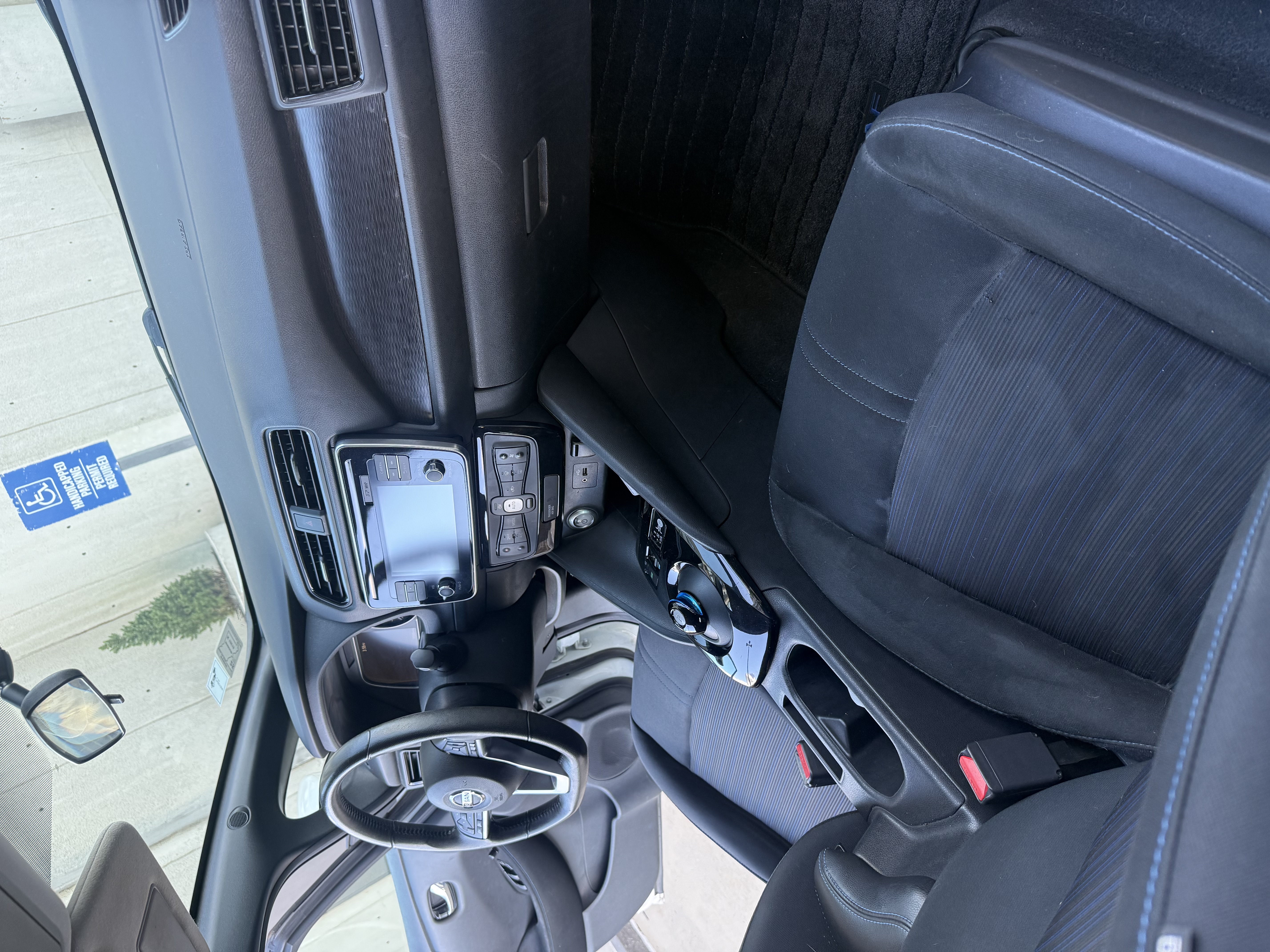 Used 2019 Nissan Leaf SV FWD image 8