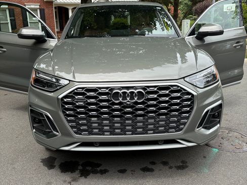 Used 2024 Audi Q5 2.0T Premium Plus w/ Premium Plus Package image 2