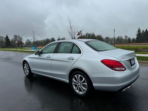 Used 2015 Mercedes-Benz C 300 C 300 4MATIC Sedan 4D image 5