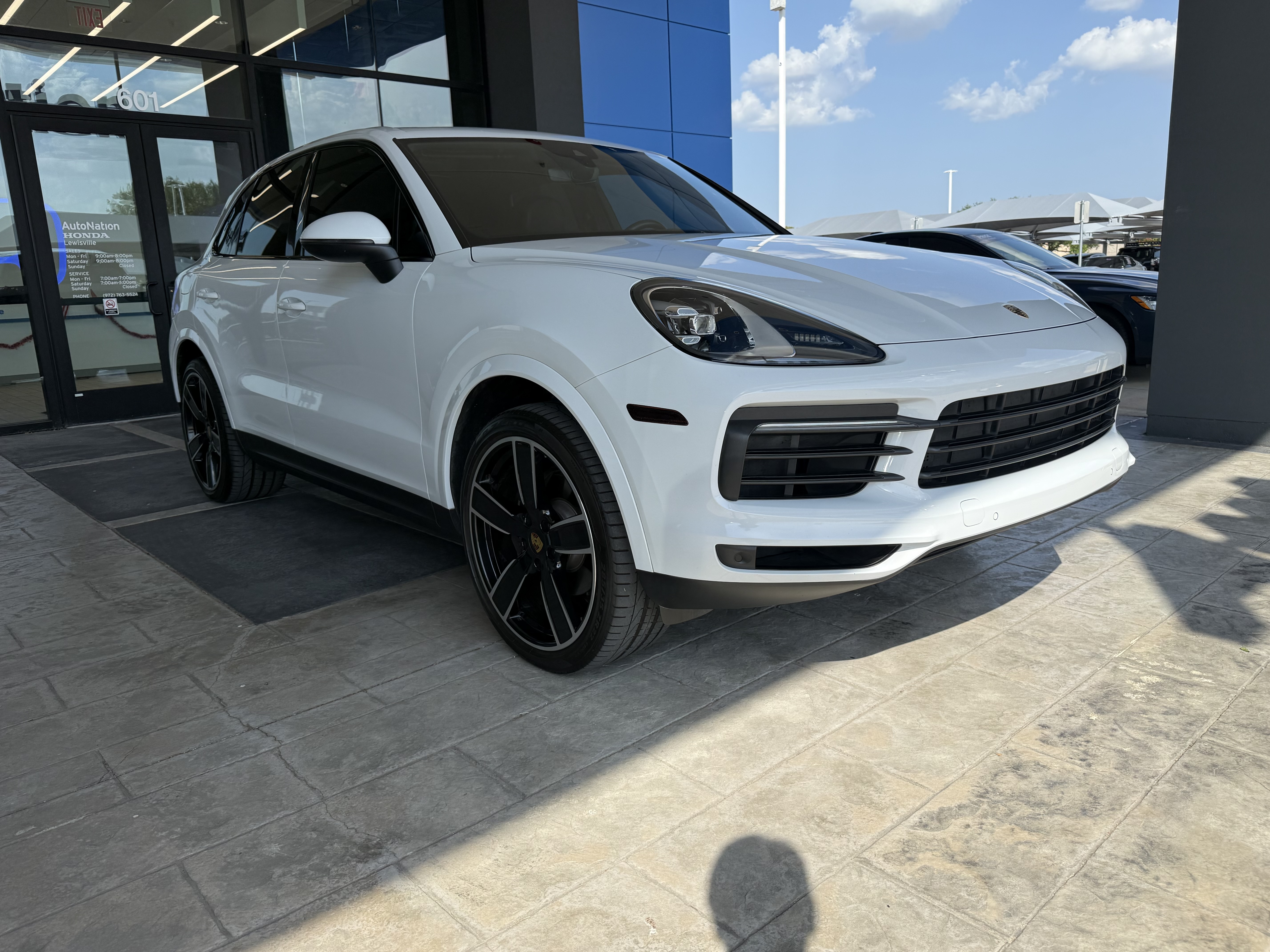 Used 2019 Porsche Cayenne AWD/4WD image 1