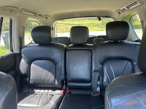 Used 2016 INFINITI QX80 4WD w/ Deluxe Technology Package image 12