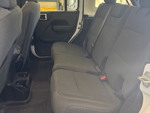 Used 2024 Jeep Wrangler Unlimited Sport image 12