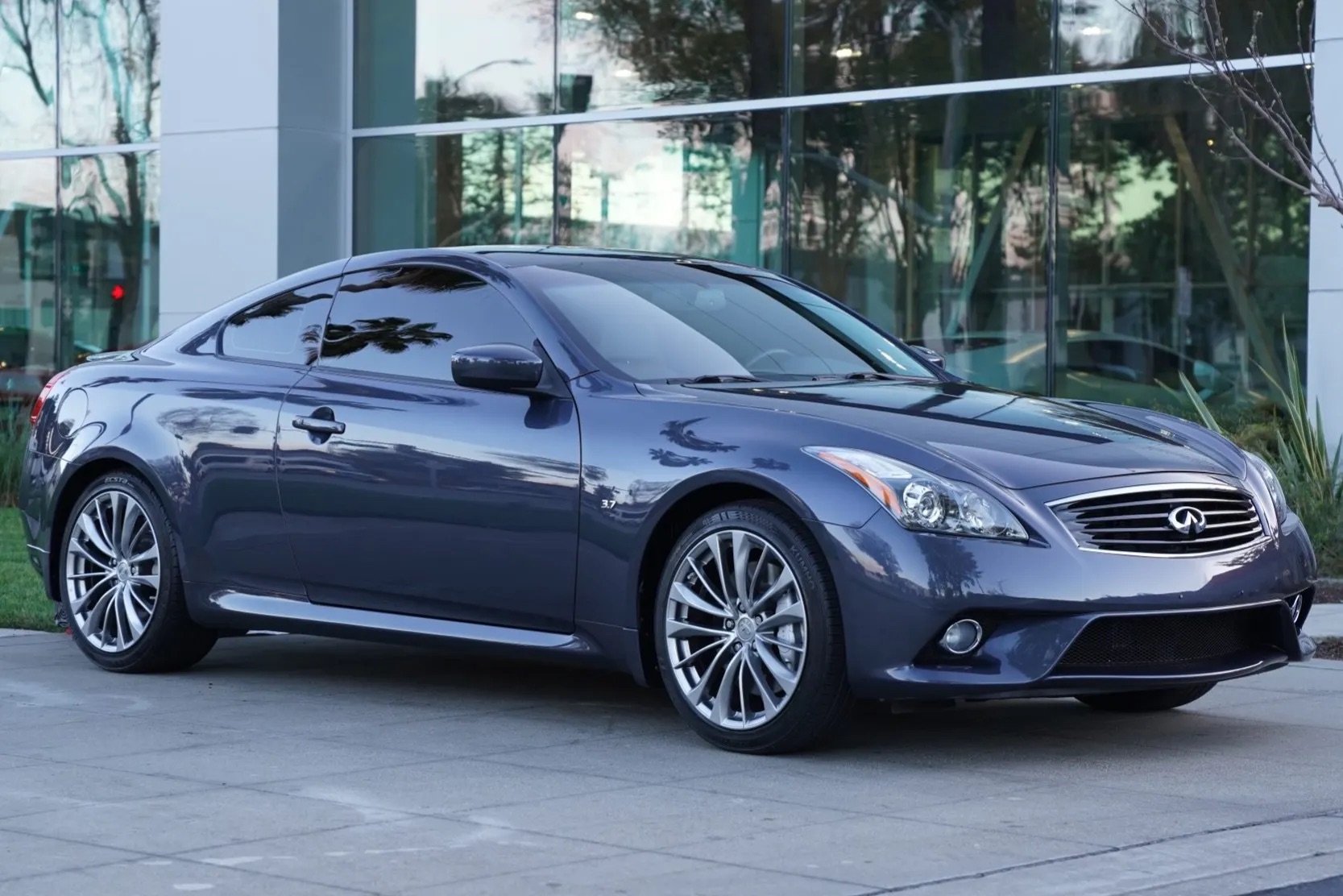 Used 2014 INFINITI Q60 Journey w/ Premium Package RWD image 1