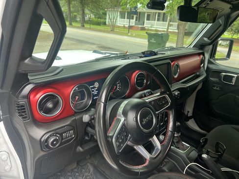 Used 2022 Jeep Wrangler Unlimited Rubicon AWD/4WD image 8