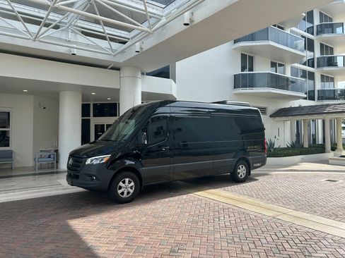 Used 2025 Mercedes-Benz Sprinter 2500 image 13