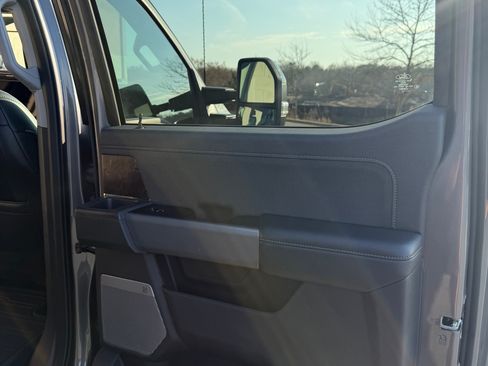 Used 2024 Ford F250 Lariat w/ Sport Appearance Package image 23