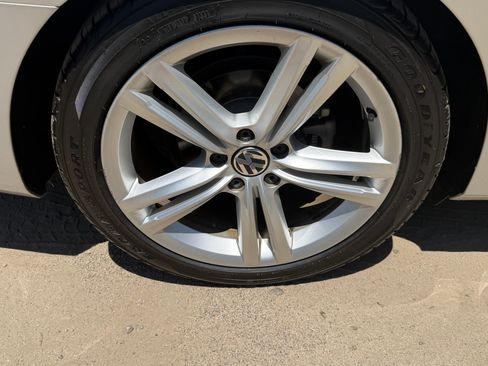 Used 2014 Volkswagen Passat TDI SEL Premium FWD image 19