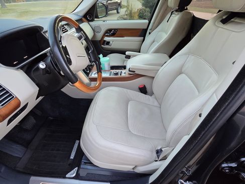 Used 2019 Land Rover Range Rover HSE image 5