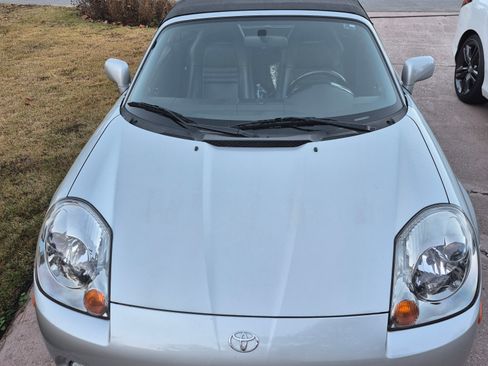 Used 2005 Toyota MR2 image 9