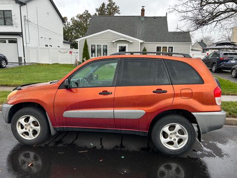 Used 2002 Toyota RAV4 4WD image 1