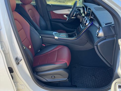 Used 2021 Mercedes-Benz GLC 300 image 5